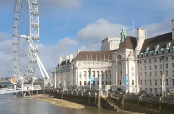 London attracts tourists from all over the world with its sights