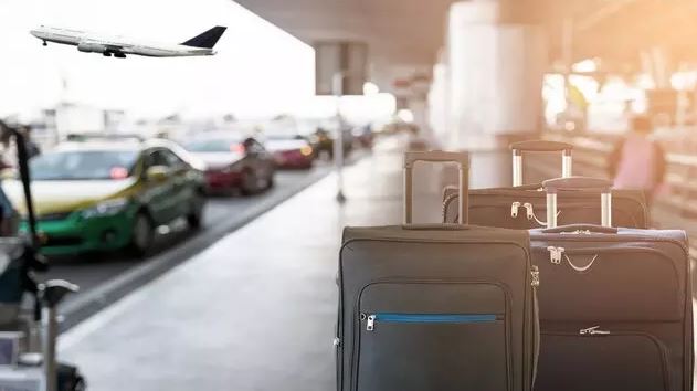 Booking a private airport transfer in 2022 to Heathrow Airport