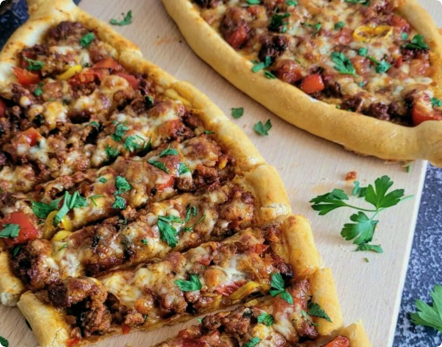 Turkish cuisine: desserts, soups, salads and other dishes